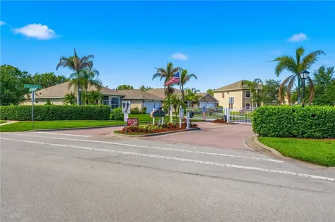 635 Valencia Circle SW Vero Beach FL 32968