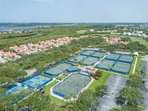 1733 Victoria Circle Vero Beach FL 32967