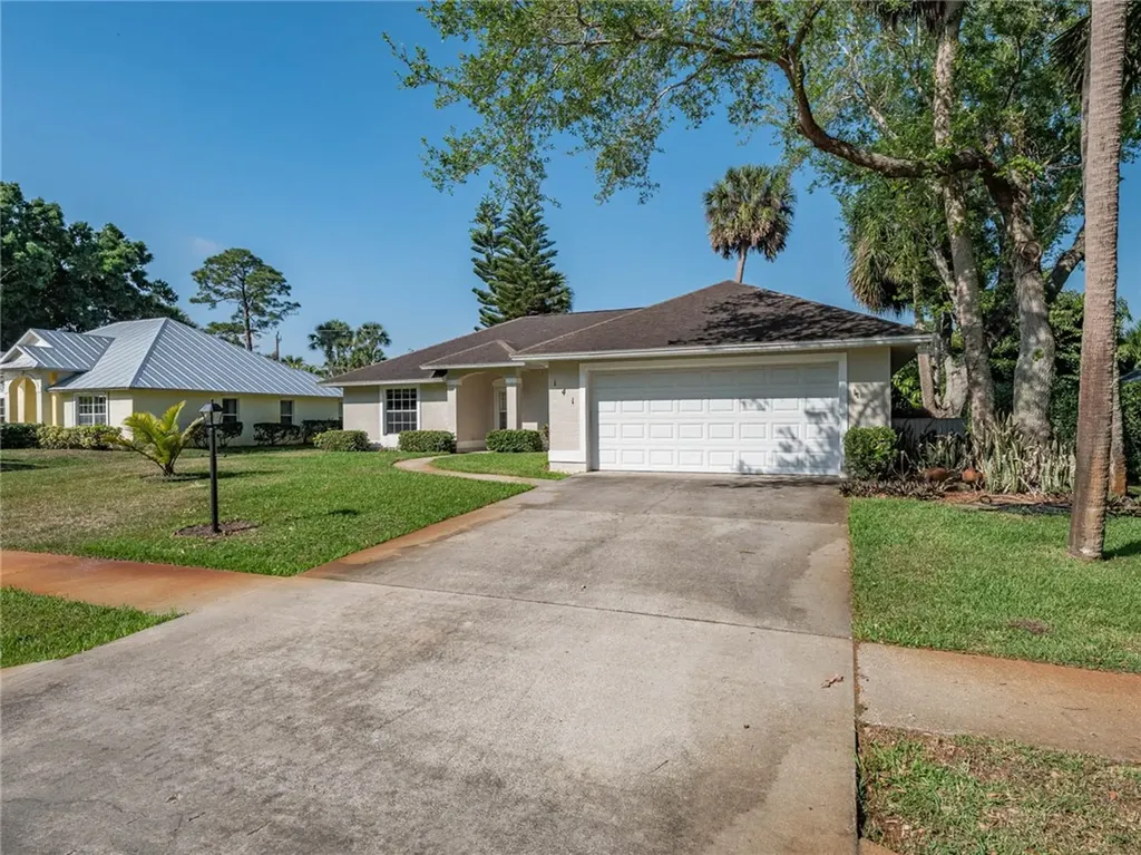 141 39th Drive Vero Beach FL 32968