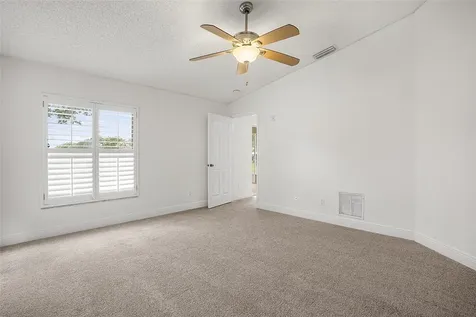966 E 13th Square Vero Beach FL 32960