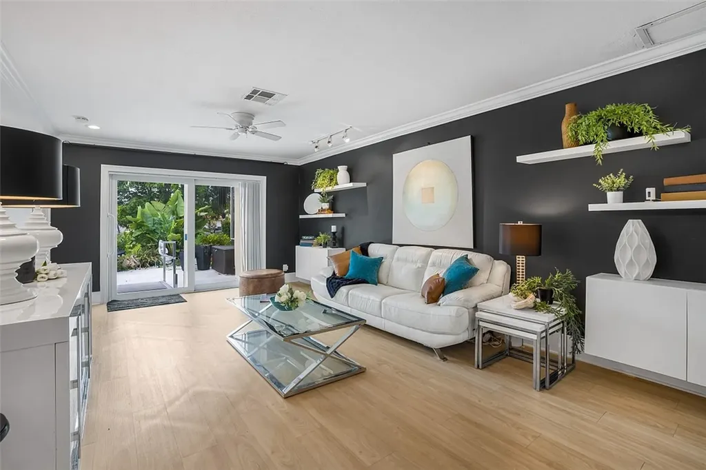 8900 Warwick Drive Boca Raton FL 33433