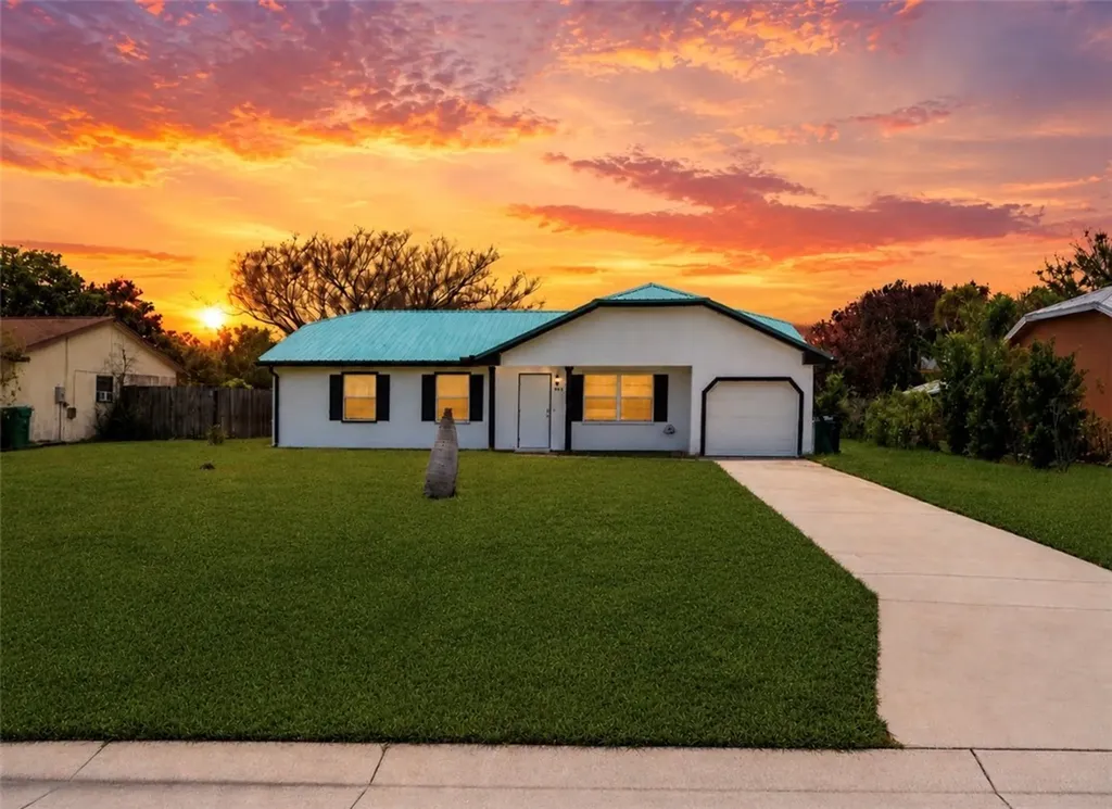 1918 SE West Dunbrooke Circle Port St Lucie FL 34952