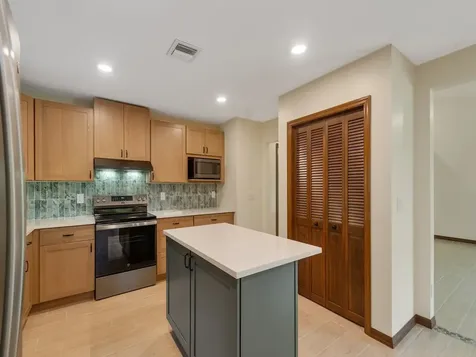 106 10th Court Vero Beach FL 32962