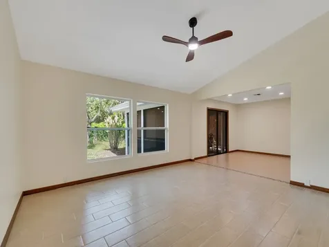 106 10th Court Vero Beach FL 32962