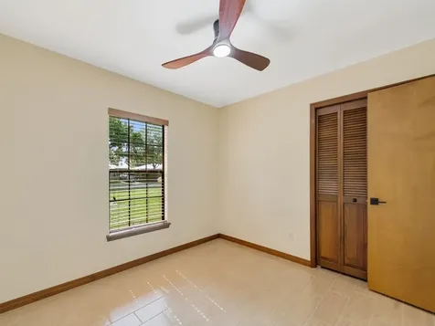 106 10th Court Vero Beach FL 32962
