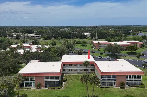 105 Springlake Court Vero Beach FL 32962
