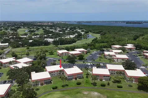 105 Springlake Court Vero Beach FL 32962