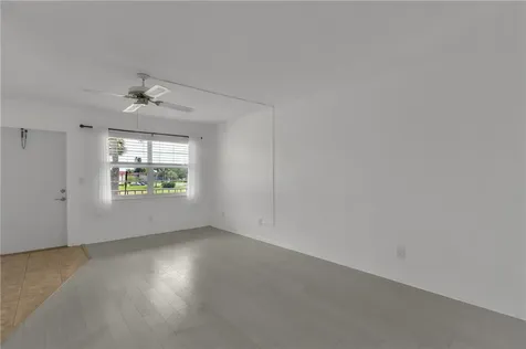 105 Springlake Court Vero Beach FL 32962