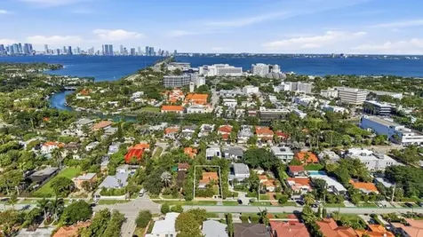 3716 Prairie Avenue Miami Beach FL 33140