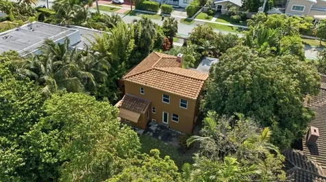 3716 Prairie Avenue Miami Beach FL 33140