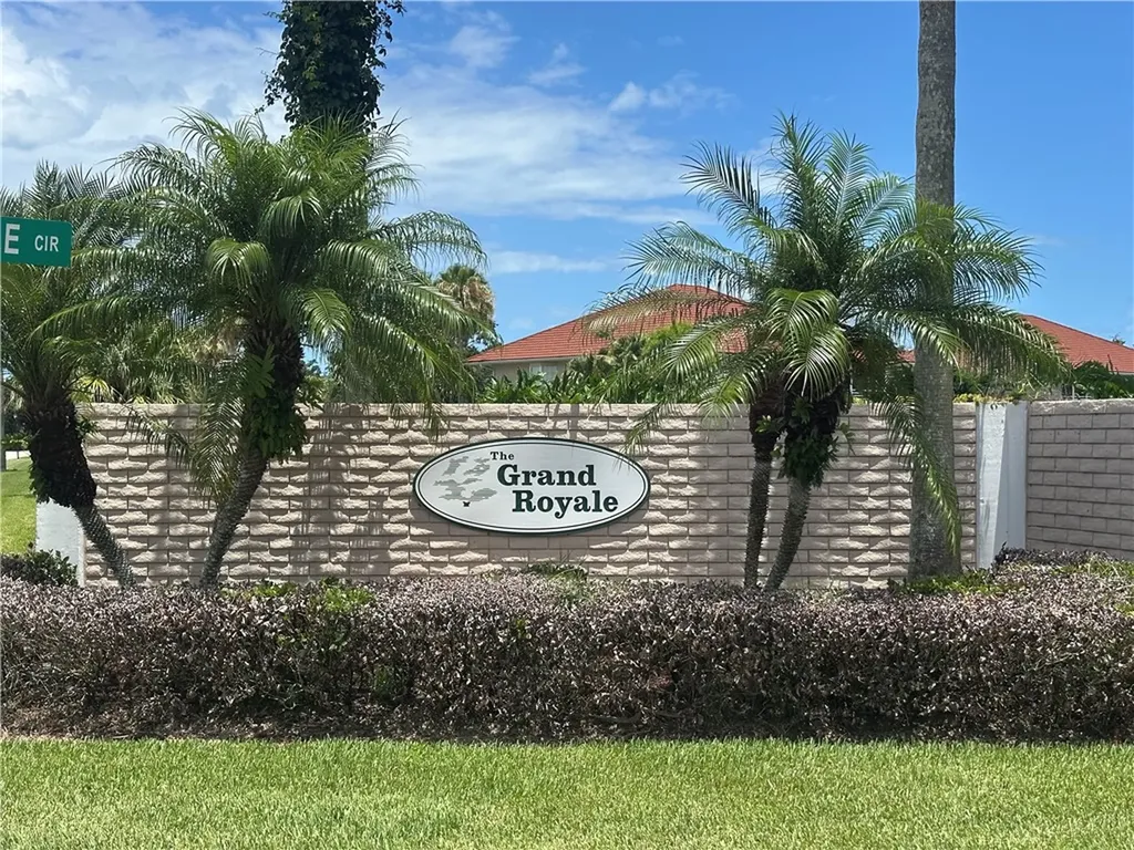 275 Grand Royale Circle Vero Beach FL 32962