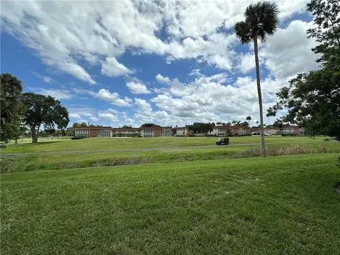 275 Grand Royale Circle Vero Beach FL 32962