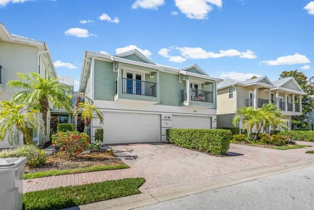 1875 Bridgepointe Circle Vero Beach FL 32967