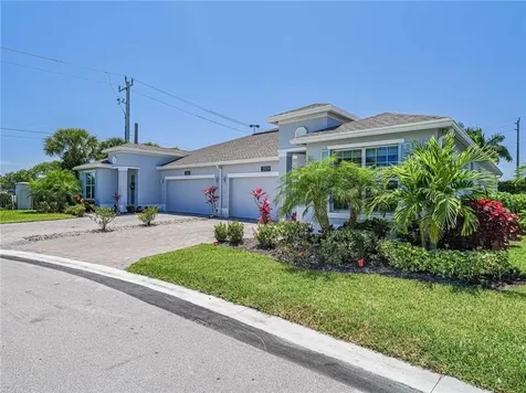 2529 Bella Vista Circle Vero Beach FL 32966