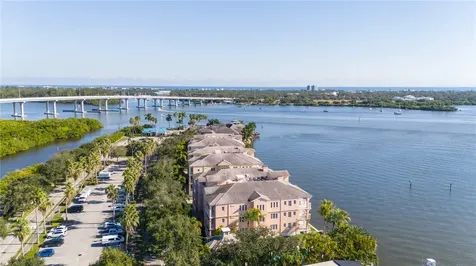 11 Royal Palm Point Vero Beach FL 32960