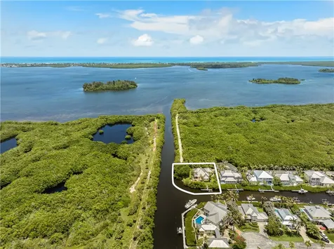 2165 7th Avenue SE Vero Beach FL 32962