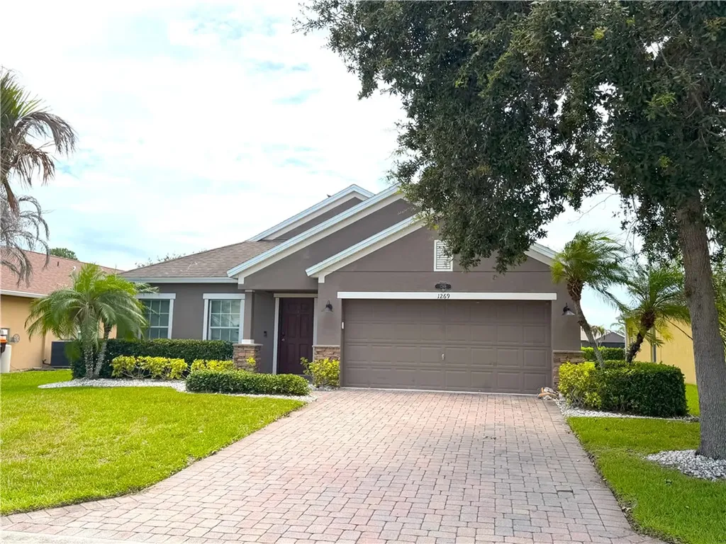 1269 Lexington Manor SW Vero Beach FL 32962