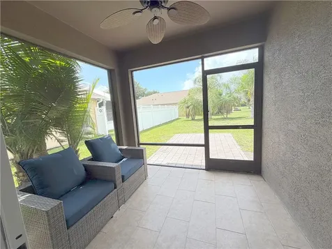 1269 Lexington Manor SW Vero Beach FL 32962