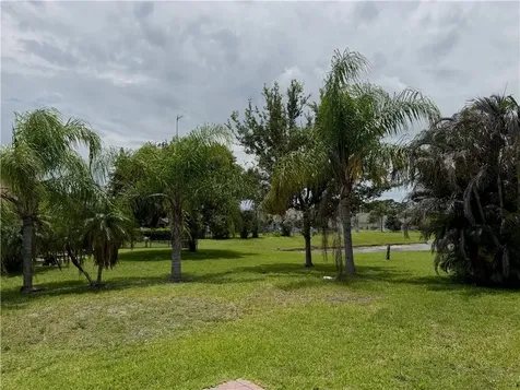 1269 Lexington Manor SW Vero Beach FL 32962