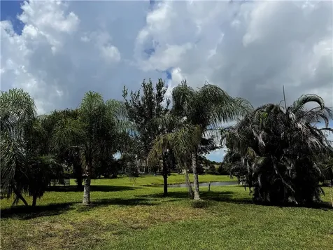 1269 Lexington Manor SW Vero Beach FL 32962