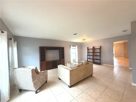 1269 Lexington Manor SW Vero Beach FL 32962