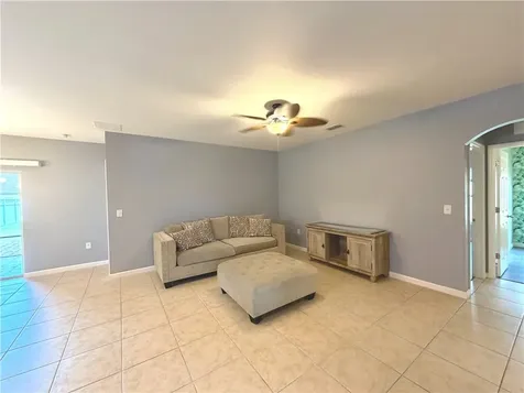 1269 Lexington Manor SW Vero Beach FL 32962