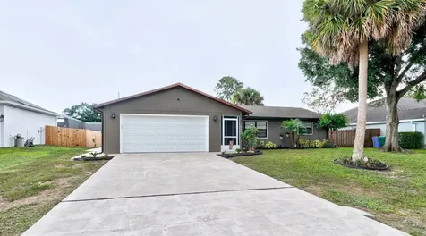 585 Ray Street Sebastian FL 32958