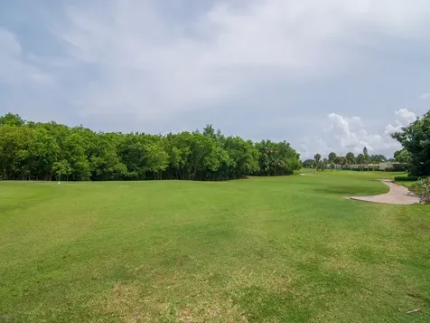 24 Pine Arbor Lane Vero Beach FL 32962