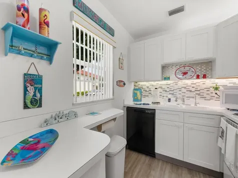 24 Pine Arbor Lane Vero Beach FL 32962