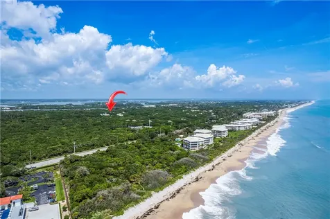 1335 Winding Oaks Circle E Vero Beach FL 32963