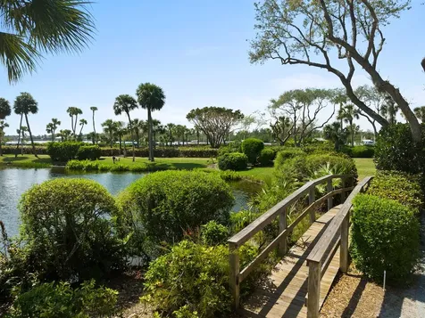 1335 Winding Oaks Circle E Vero Beach FL 32963