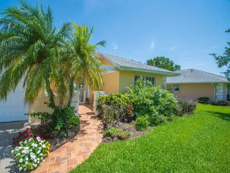 370 N Grove Isle Circle Vero Beach FL 32962