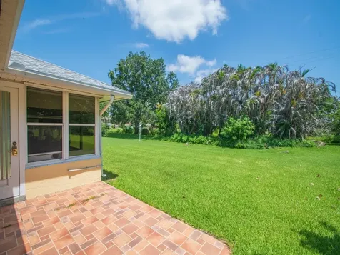 370 N Grove Isle Circle Vero Beach FL 32962