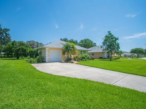 370 N Grove Isle Circle Vero Beach FL 32962