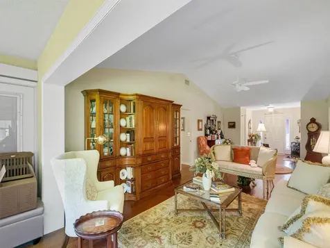370 N Grove Isle Circle Vero Beach FL 32962
