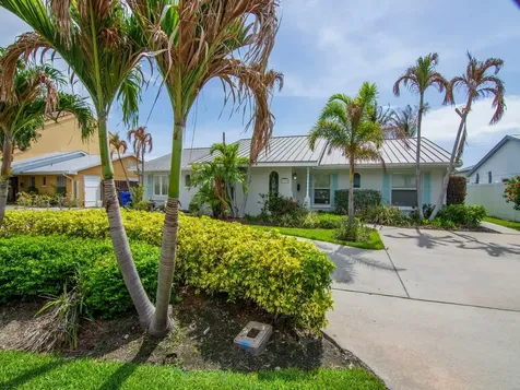1914 Robalo Drive Vero Beach FL 32960