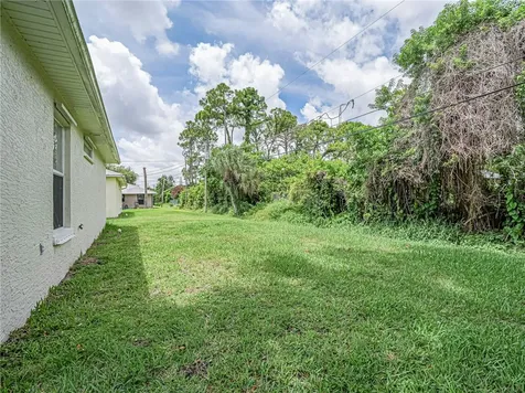 1575 17th Court SW Vero Beach FL 32962