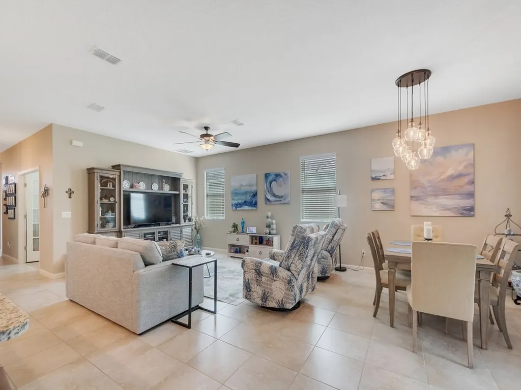 2543 Crowned Eagle Circle SW Vero Beach FL 32962