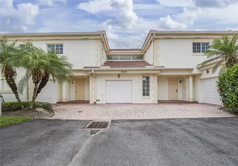 524 7th Square Vero Beach FL 32962