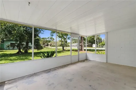 6195 7th Street Vero Beach FL 32968