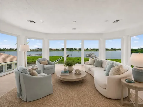 8020 S Seacrest Drive Vero Beach FL 32963