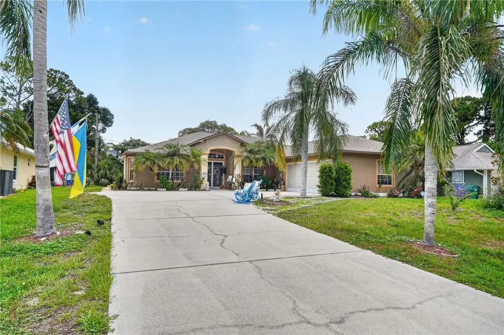 173 Easy Street Sebastian FL 32958