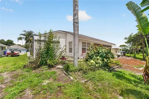 173 Easy Street Sebastian FL 32958
