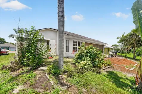 173 Easy Street Sebastian FL 32958
