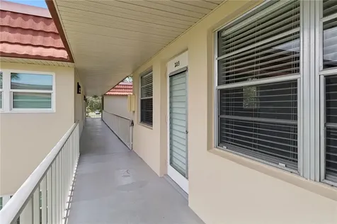 105 Spring Lake Court Vero Beach FL 32962