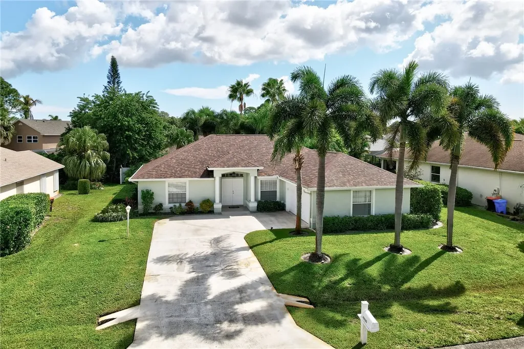 4820 48th Avenue Vero Beach FL 32967