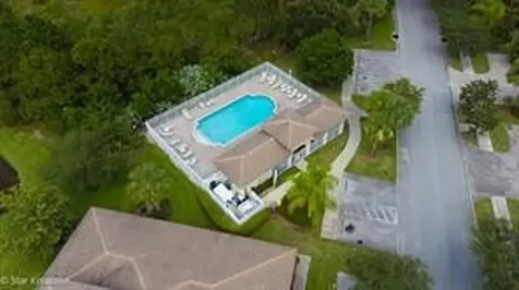 2543 Stockbridge Square SW Vero Beach FL 32962
