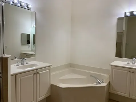 2543 Stockbridge Square SW Vero Beach FL 32962