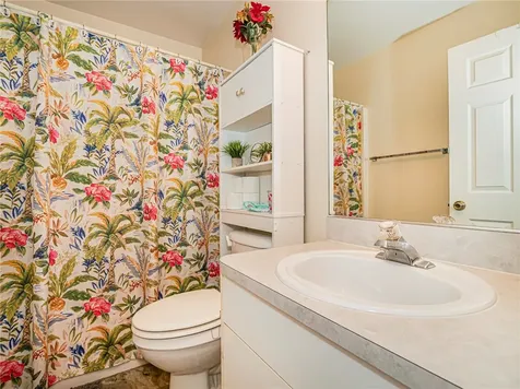 1360 10th Manor Vero Beach FL 32960
