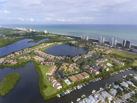 3206 S Lakeview Circle Hutchinson Island FL 34949